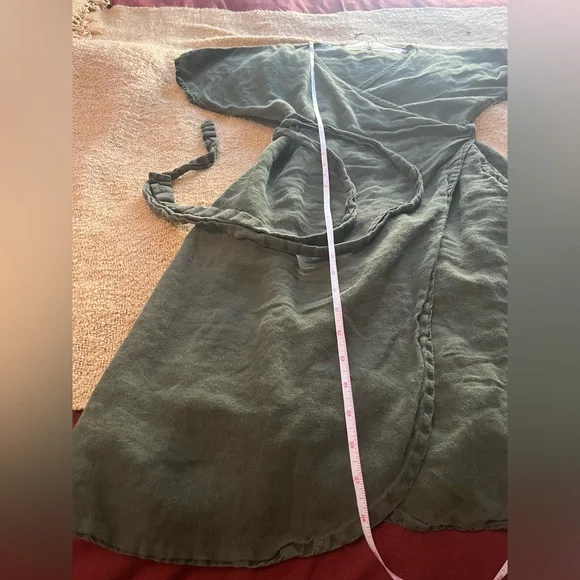 Linenfox dress wrap style in hunter green XS - Picture 3 of 5